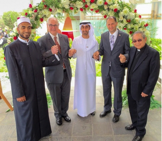 The UAE Embassy in Lima organized the activity ¨Day of Tolerance¨ in cooperation with representatives of different religions. 
