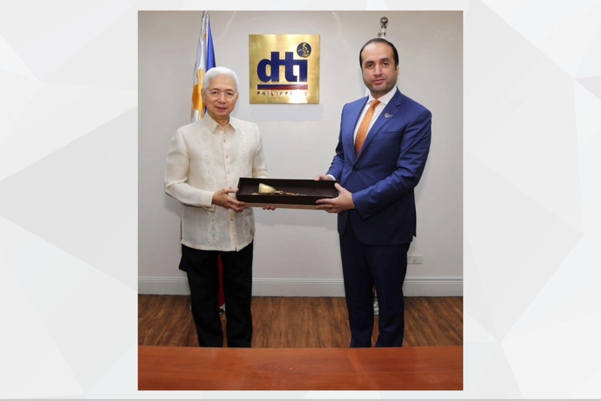 H.E. Mohamed Obaid Alqattam Alzaabi, UAE ambassador in Manila, met with H.E. Alfredo Pascual, Secretary of the Philippine Department of Trade and Industry