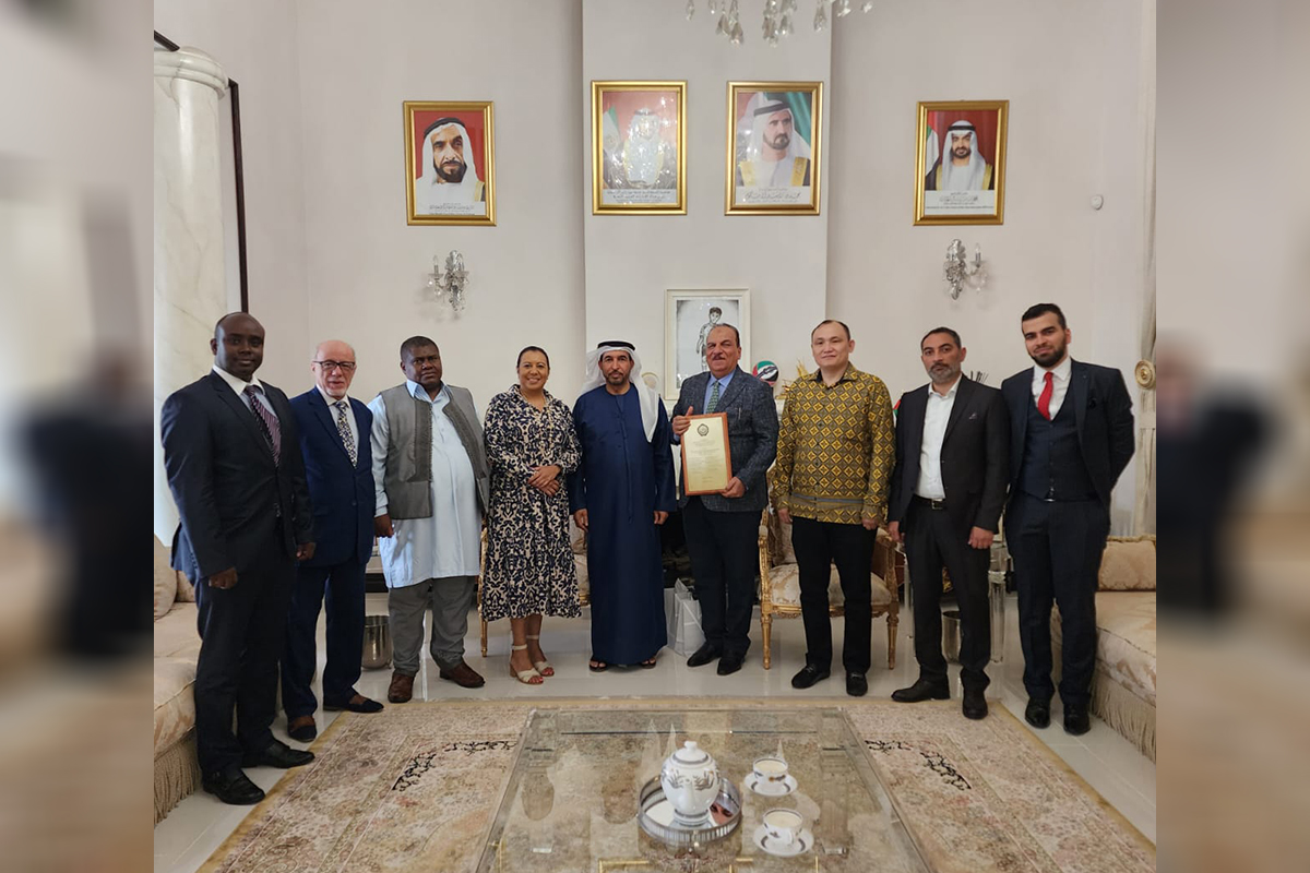أقام سعادة/ محش سعيد الهاملي ، سفير  الدولة بجنوب افريقيا  بصفته عميد السلك الدبلوماسي العربي حفل  توديع لسعادة / أرشد عمر اسماعيل ، سفير جمهورية العراق لدى جنوب افريقيا بمقر اقامة سعادة السفير بحضور اعضاء سعادة السفراء المعتمدين لدى جنوب افريقيا