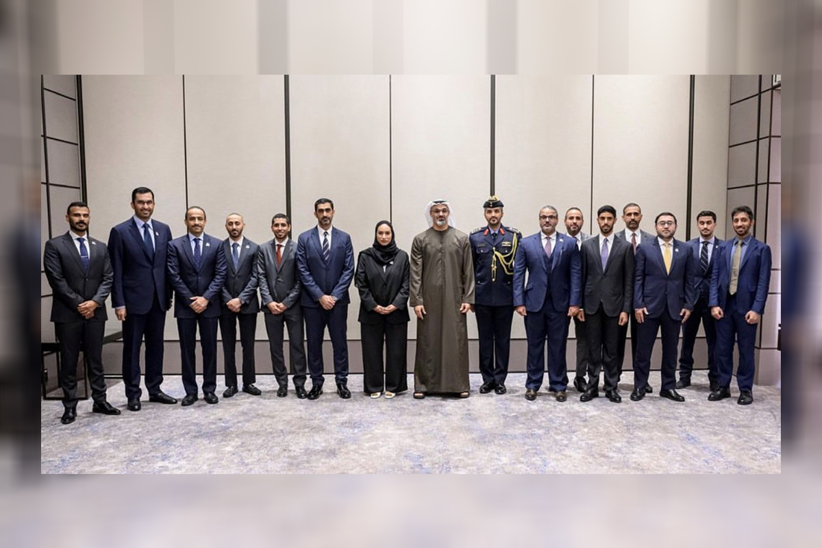 التقى سمو الشيخ خالد بن محمد بن زايد آل نهيان - عضو المجلس التنفيذي لإمارة أبوظبي، رئيس مكتب أبوظبي التنفيذي - أعضاءسفارة الدولة في طوكيو بالإضافة الى أعضاء الملحقية العسكرية وكوادر 