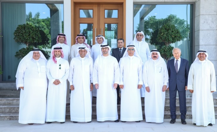 استقبل سعادة الشيخ سلطان بن حمدان بن زايد آل نهيان سفير دولة الإمارات العربية المتحدة لدى مملكة البحرين الخميس الموافق 13/10/2022 مجموعة من كبار رجال الأعمال البحرينيين، وذلك في إطار تواصل سفارة الدولة مع رجال الأعمال من المجتمع البحريني.