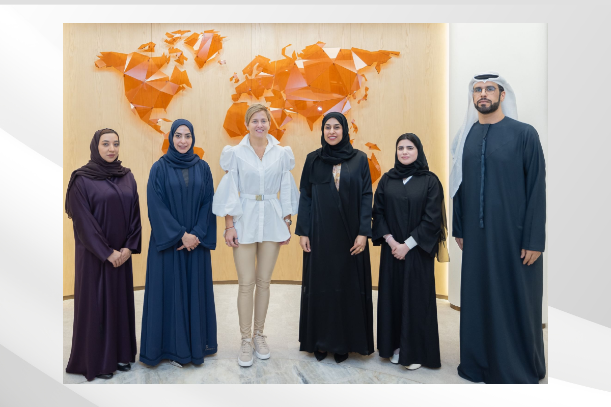 اطلعت السيدة الأولى لجمهورية كولومبيا فيرونيكا ألكوسير غارسيا، خلال زيارتها مكتب التبادل المعرفي الحكومي في وزارة شؤون مجلس الوزراء، على مبادرات وإنجازات الشراكات الدولية التي يشرف عليها المكتب، في مجالات التطوير والتحديث الحكومي وبناء القدرات والإمكانات وتعزيز الإدارة الحكومية، وبحثت سبل تعزيز التعاون الإيجابي بين حكومتي الإمارات وكولومبيا في مجالات التبادل المعرفي الحكومي، وتنمية المجتمع والمبادرات الإنسانية.