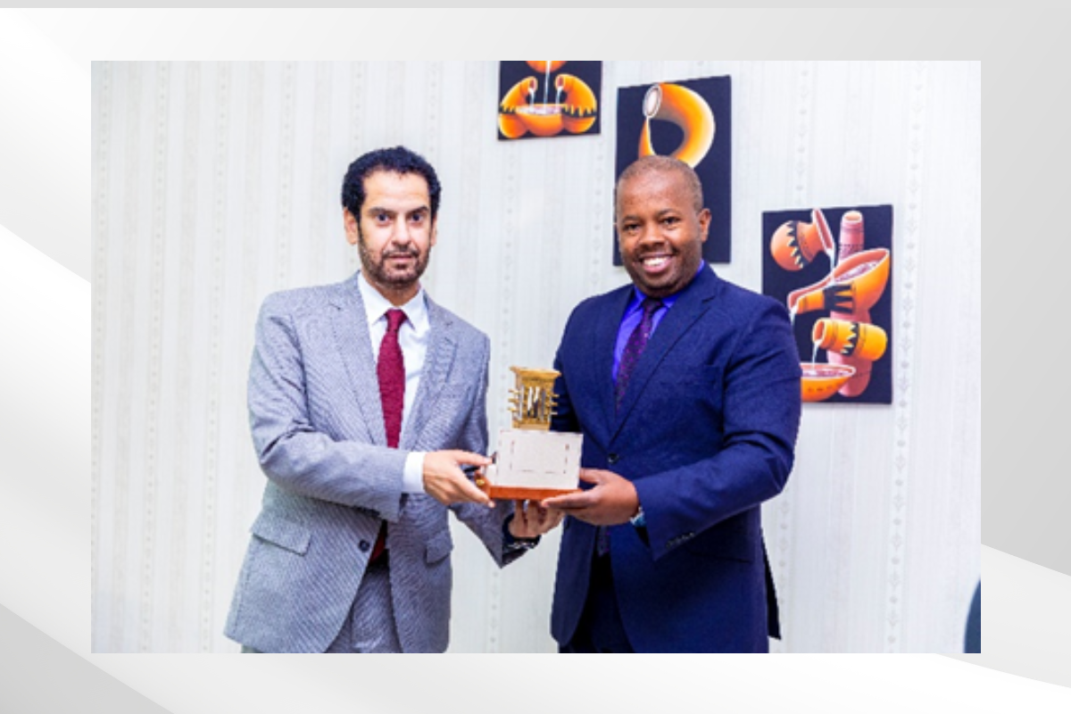 H.E. Hazza Al Qahtani, UAE Ambassador to Rwanda, was received by Mr. Samuel Dusengiyumva, Mayor of the City of Kigali. They discussed ways to enhance cooperation between the Embassy and the Kigali City Council.