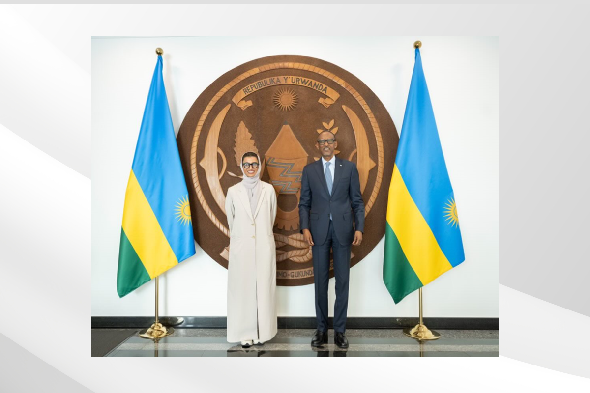 Her Excellency Noura Al Kaabi, Minister of State, met with His Excellency Paul Kagame, President of the Republic of Rwanda, in relation to the holding of the first session of the Joint Economic Committee between the UAE and Rwanda in the capital, Kigali, aimed at of enhancing prospects for cooperation and partnership between the two countries.