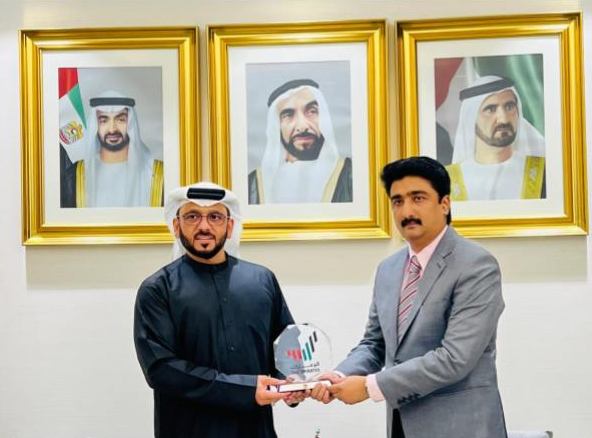 سعادة د. بخيت عتيق الرميثي، القنصل العام للدولة لدى كراتشي يبحث مع سعادة ذو الفقار علي شاه وزير الثقافة والسياحة والآثار في الحكومة الإقليمية سبل تطوير العلاقات الثقافية، لتعزيز السياحة وإيجاد فرصا وبيئة مواتية للاستثمار في قطاع السياحة في البلدين.