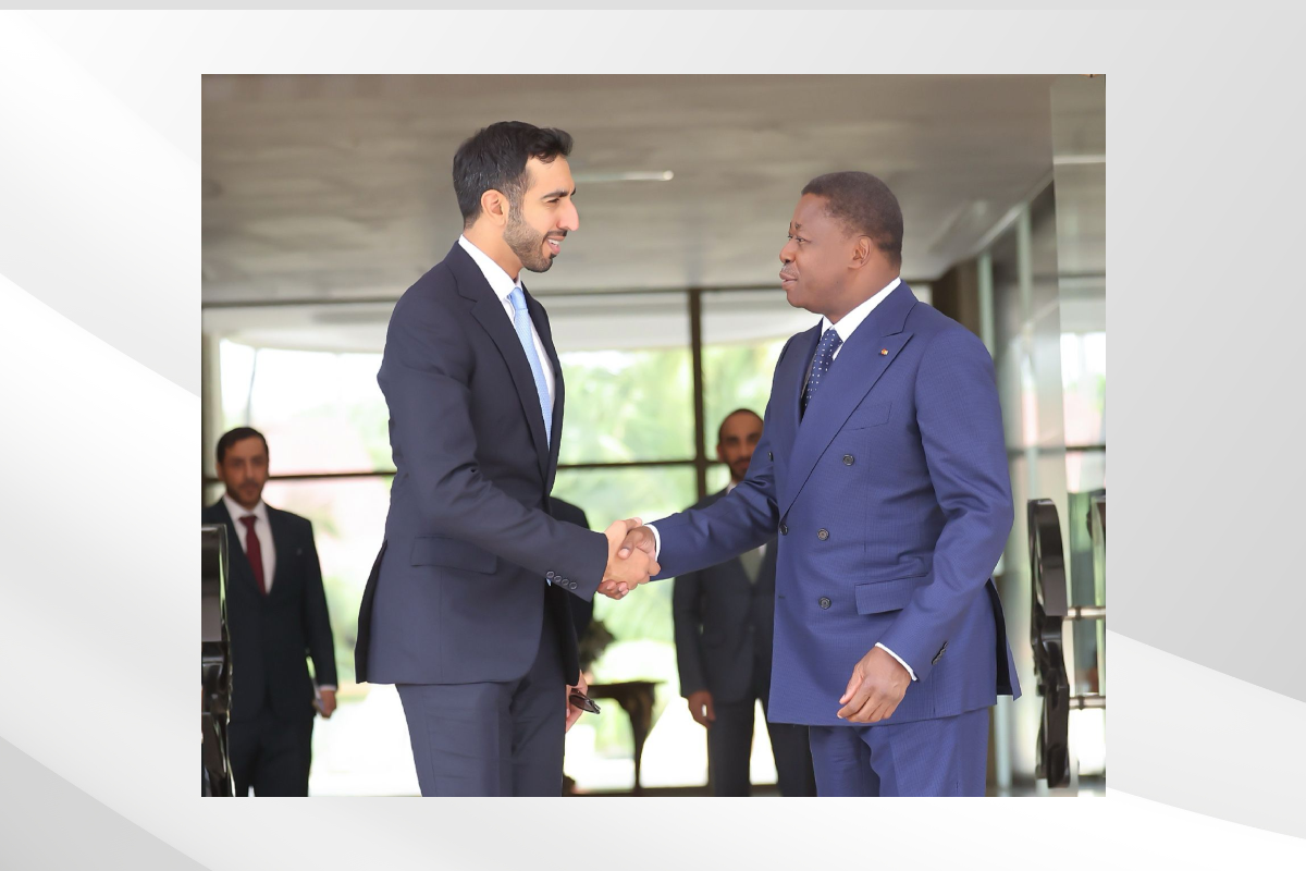 التقى معالي الشيخ شخبوط بن نهيان آل نهيان وزير دولة، فخامة فور غناسينغبي، رئيس جمهورية توغو، في العاصمة لومي، وتم خلال اللقاء بحث العلاقات الثنائية بين دولة الإمارات وجمهورية توغو في المجالات ذات الاهتمام المشترك.