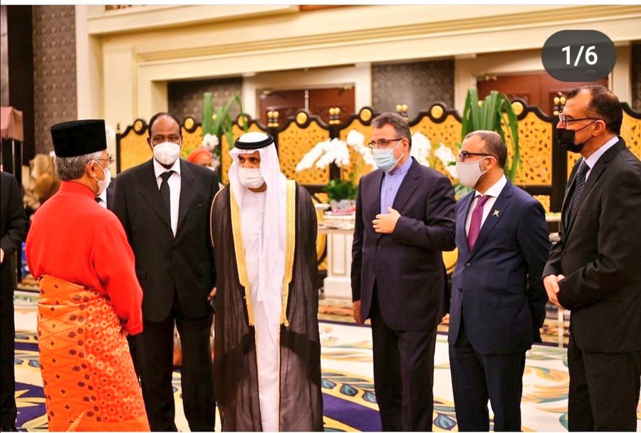 حضر سفير الدولة لدى ماليزيا سعادة خالد غانم الغيث مأدبة إفطار رمضان التي أقامها جلالة ملك ماليزيا لرؤساء البعثات الدبلوماسية الأجنبية المعتمدين لدى ماليزيا