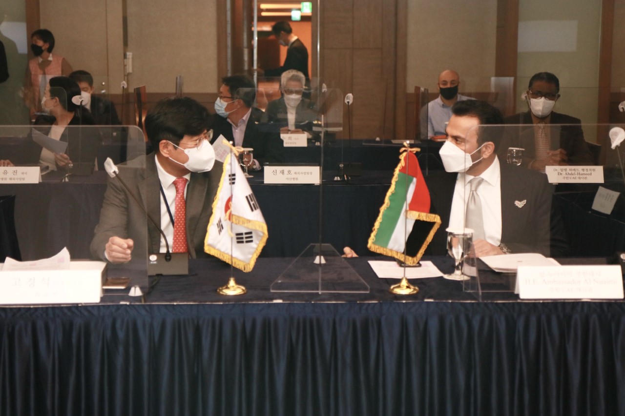 بالتعاون بين سفارة الدولة لدي سيؤول ووزارة الخارجية الكورية، تم تنظيم المؤتمر الثاني حول التعاون الصحي بين جمهورية كوريا ودول الشرق الاوسط، الذي سلّط الضوء على التعاون بين دولة الامارات وجمهورية كوريا في مجال الصحة،