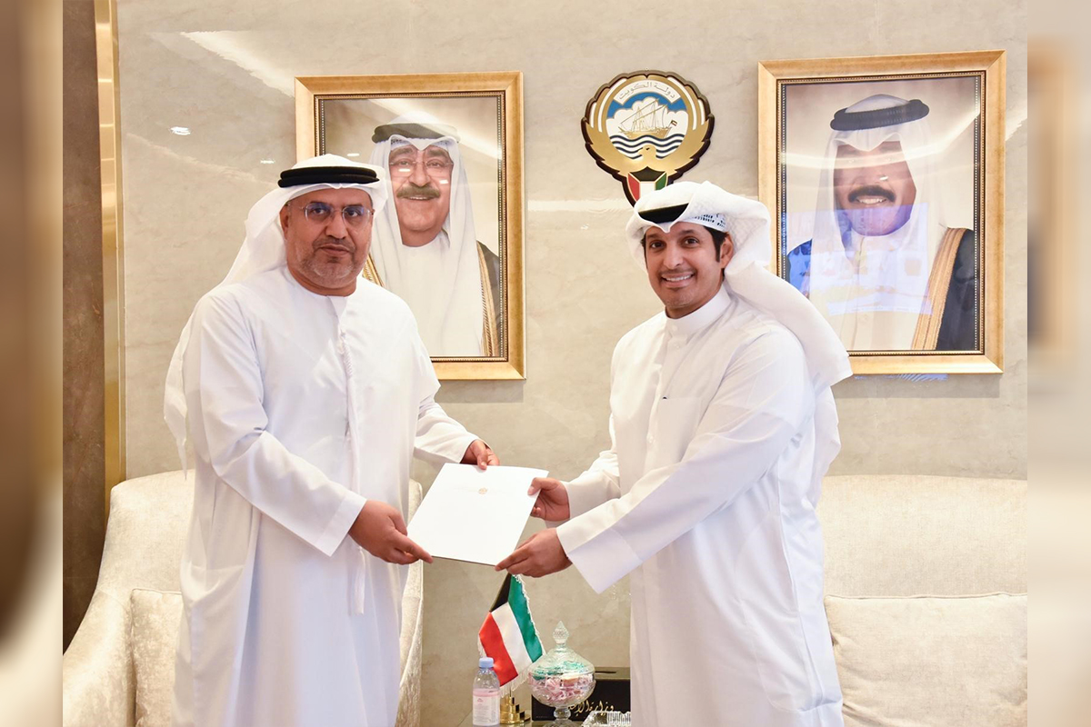 استقبل معالي عبدالرحمن بداح المطيري وزير الاعلام و الثقافة ووزير الدولة لشئون الشباب سعادة الدكتور مطر حامد النيادي سفير الدولة لدى دولة الكويت الشقيقة ، حيث سلم معاليه  دعوة  من معالي نورة بنت محمد الكعبي ، وزيرة الثقافة والشباب  لحضور القمة الثقافية – أبوظبي 2022  خلال الفترة من 23 إلى 25 أكتوبر 2022 تحت شعار ( الثقافة أسلوب حياة ) .
