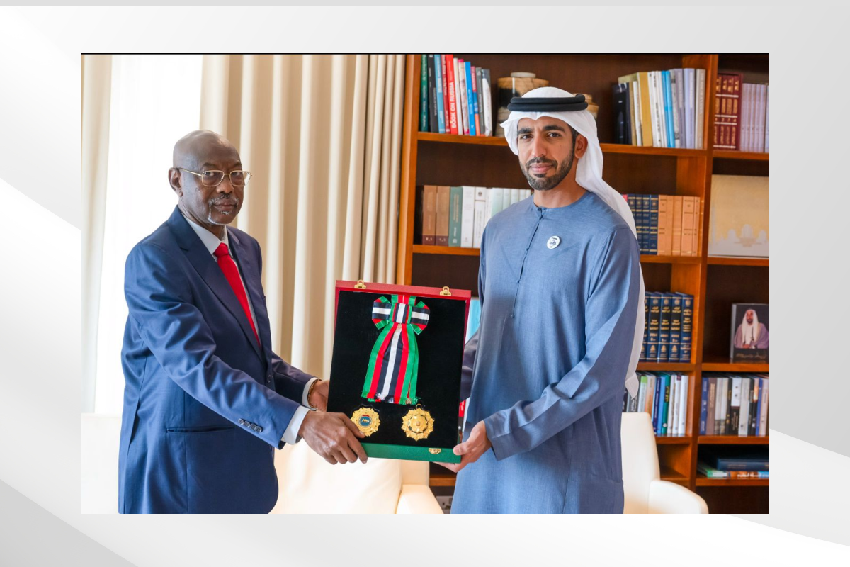 His Highness Sheikh Mohamed Bin Zayed Al Nahyan, UAE President, awarded the First-Class Medal of Independence to His Excellency Kedallah Younous Hamidi Elhadj Mamadi, Ambassador of the Republic of Chad to the UAE, in recognition of his efforts to strengthen bilateral relations during his tenure in the country.