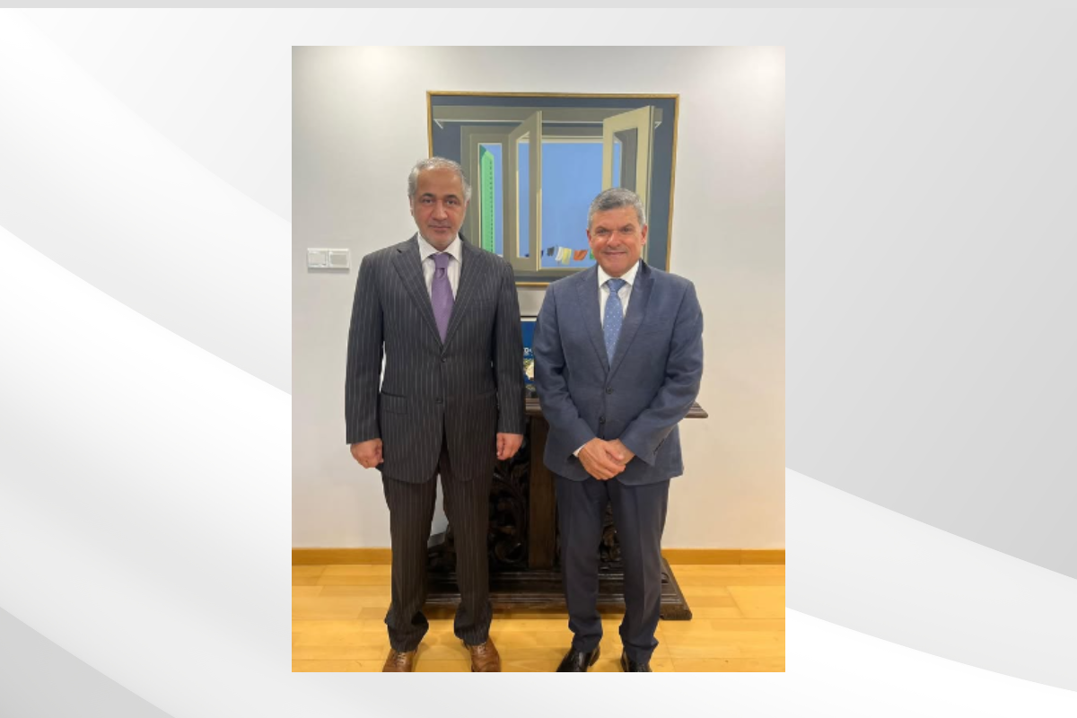 His Excellency Mohammed Saif Al Shehhi, UAE Ambassador to the Republic of Cyprus, held a meeting with His Excellency George Papanastasiou, Minister of Energy, Commerce and Industry of the Republic of Cyprus, to discuss prospects for enhancing cooperation in the energy field.