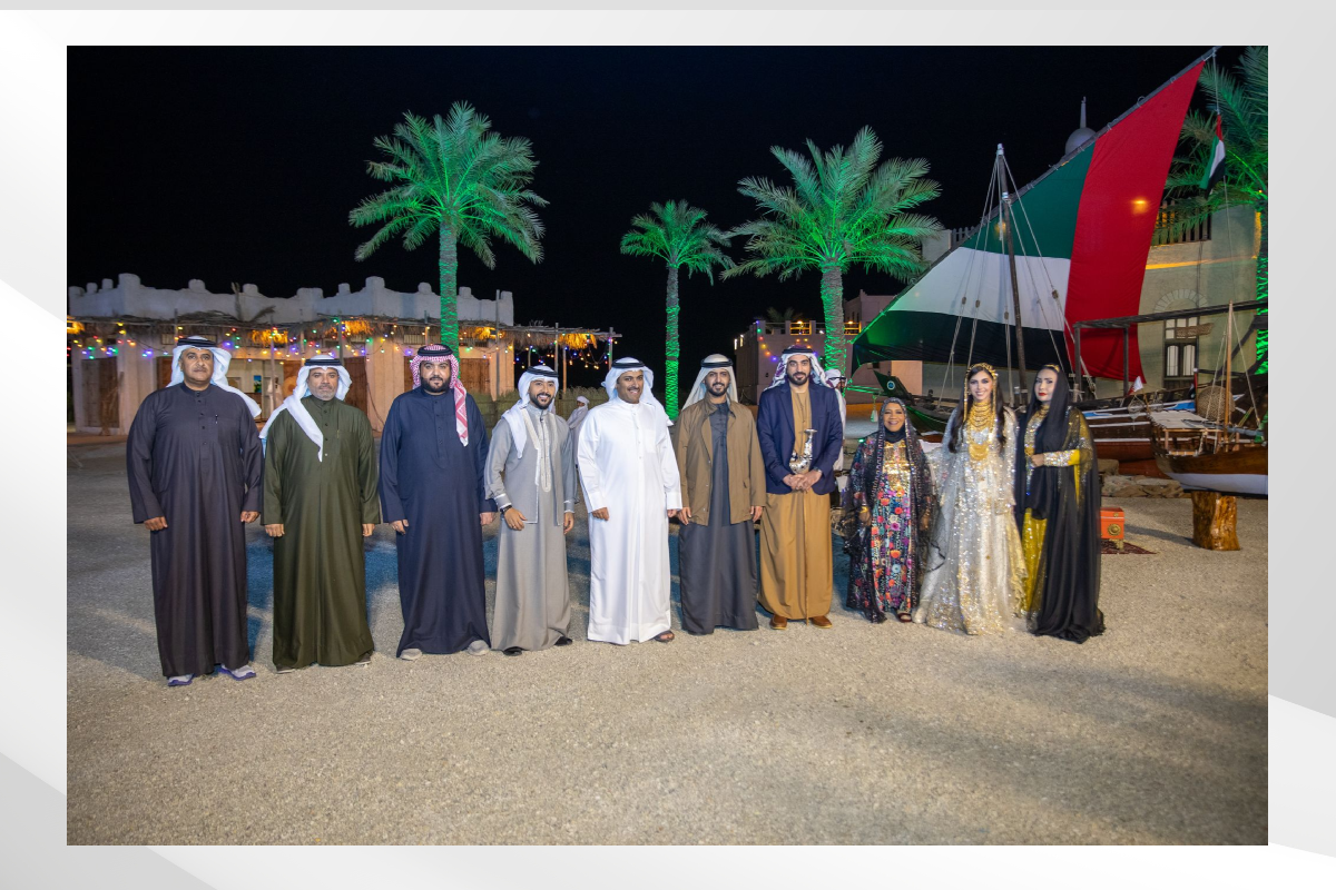 أكد سعادة فهد محمد بن كردوس العامري سفير الإمارات العربية المتحدة لدى مملكة البحرين الشقيقة، أهمية غرس الوعي بالحفاظ على الهوية الوطنية وما يرتبط بها من موروث وعادات وتقاليد، والعمل على نقلها للأجيال الناشئة بما يعزز من انتماءهم ويعلي من مشاعر الفخر والاعتزاز بأوطانهم.