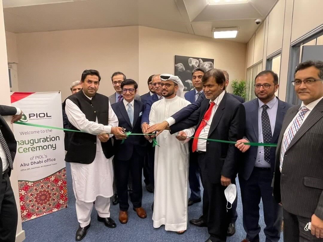 قونصل جنرل برائے متحدہ عرب امارات کراچی عزت مآب جناب بخیت عتیق الرمیثی نے عزت مآب امتیاز فیروز گوندل ۔