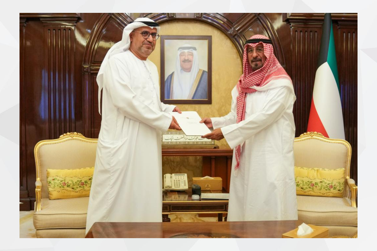 H.E Dr. Matar Hamed Al Neyadi,UAE Ambassador to Kuwait, presented an invitation from His Highness Sheikh Mohammed bin Rashid Al Maktoum, Vice President and Prime Minister of the UAE and Ruler of Dubai, to attend the Arab Media Forum 2024 scheduled to be held at the end of next May.

