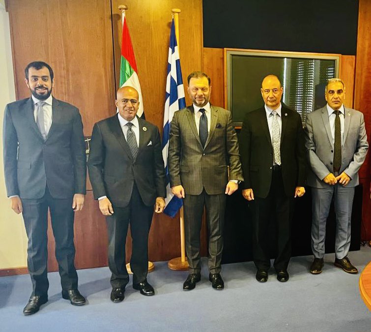 التقى سعادة الدكتور علي عبيد الظاهري، سفير دولة الإمارات لدى اليونان، مع السيد بانوس زينوكوستاس، الرئيس والمدير التنفيذي لمجموعة ONEX لأحواض السفن والتكنولوجيا.

