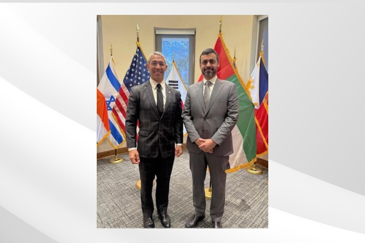 H.E. Mubarak Almheiri, Consul General of the UAE in Houston, met with H.E. Ron Nirenberg, Mayor of San Antonio. The meeting focused on exploring opportunities to strengthen bilateral relations in ways that support UAE nationals residing in the state and the city of San Antonio. Discussions also included expanding cooperation in the areas of trade and academia.