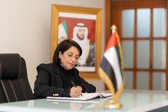 جانب آخر عن استقبال بعثة الدولة بالجزائر لأعداد المعزيين من مسؤولين جزائريين وأعضاء السلك الدبلوماسي بالجزائر في وفاة صاحب السمو الشيخ خليفة بن زايد آل نهيان 