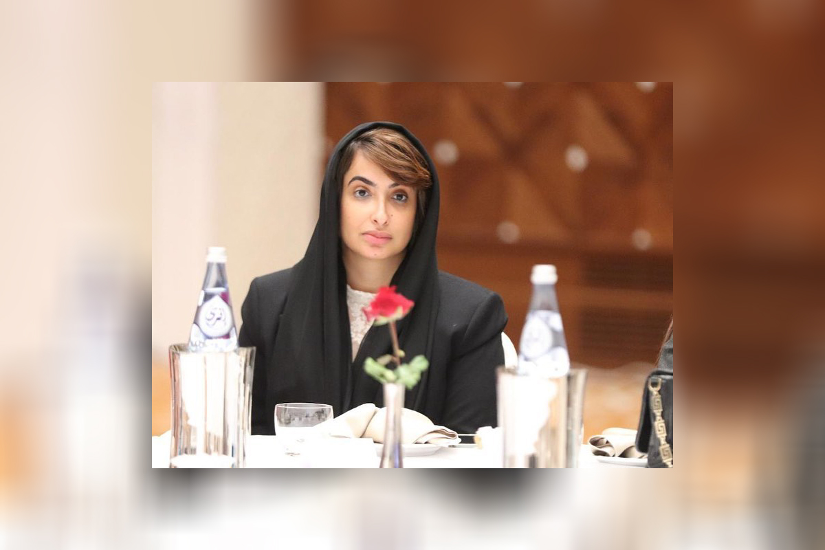 بدعوة من وزير السياحة و الصناعة التقليدية معالي ياسين حمادي، شاركت القائم بالأعمال بالإنابة الآنسة موزة الحوسني في الحفل التكريمي الخاص باليوم الوطني للحرفي الجزائري تحت شعار : الحرف بين الأصالة و الابداع و هذا بحضور وفد وزاري و أعضاء السلك الدبلوماسي المعتمد لدى الجزائر.