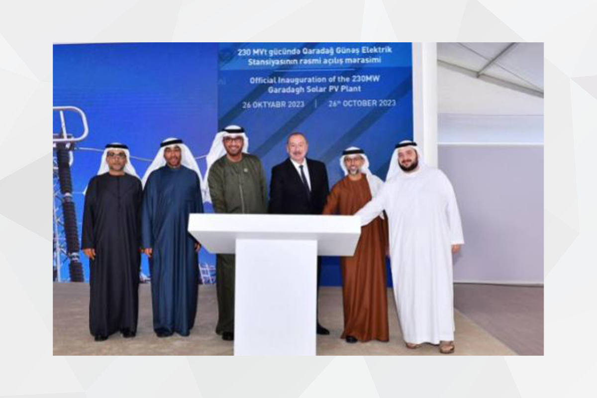 وبحضور كل من معالي الدكتور سلطان الجابر وزير الصناعة والتكنولوجيا المتقدمة ومعالي سهيل المزروعي وزير الطاقة والبنية التحتية ومعالي محمد السويدي وزير الاستثمار و معالي أحمد الصايغ وزير الدولة وسعادة السفير محمد البلوشي أقيم حفل الافتتاح الرسمي لمحطة قاراداغ للطاقة الشمسية بقدرة 230 ميجاواط.