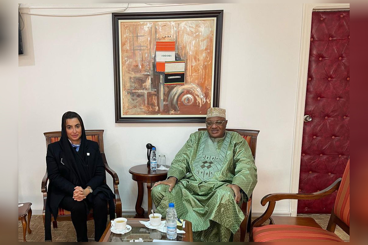 زارت القائم بالأعمال بالإنابة موزة الحوسني سعادة ماهان امادو مايجا - سفير جمهورية مالي بالجزائر، بمقر سفارة جمهورية مالي بالعاصمة الجزائرية، حيث تم مناقشة العديد من المواضيع ذات الاهتمام المشترك.