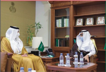 سعادة وكيل وزارة الخارجية للشؤون السياسية والاقتصادية عيد الثقفي يستقبل سعادة الشيخ نهيان بن سيف آل نهيان.