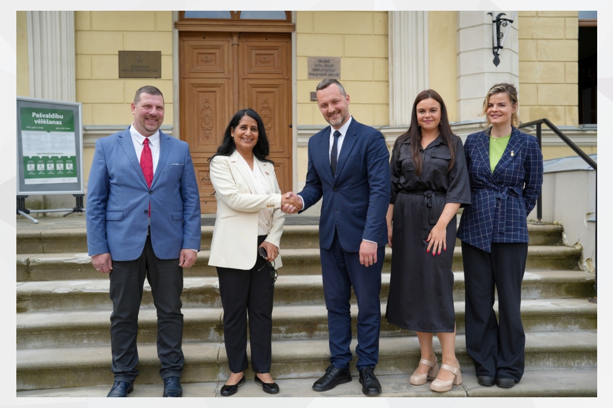 Her Excellency Noora Juma paid an official visit to Kuldīga, where she met with Executive Director Rimants Safonovs, Vice Chairman Artis Roberts, and other municipal officials.

