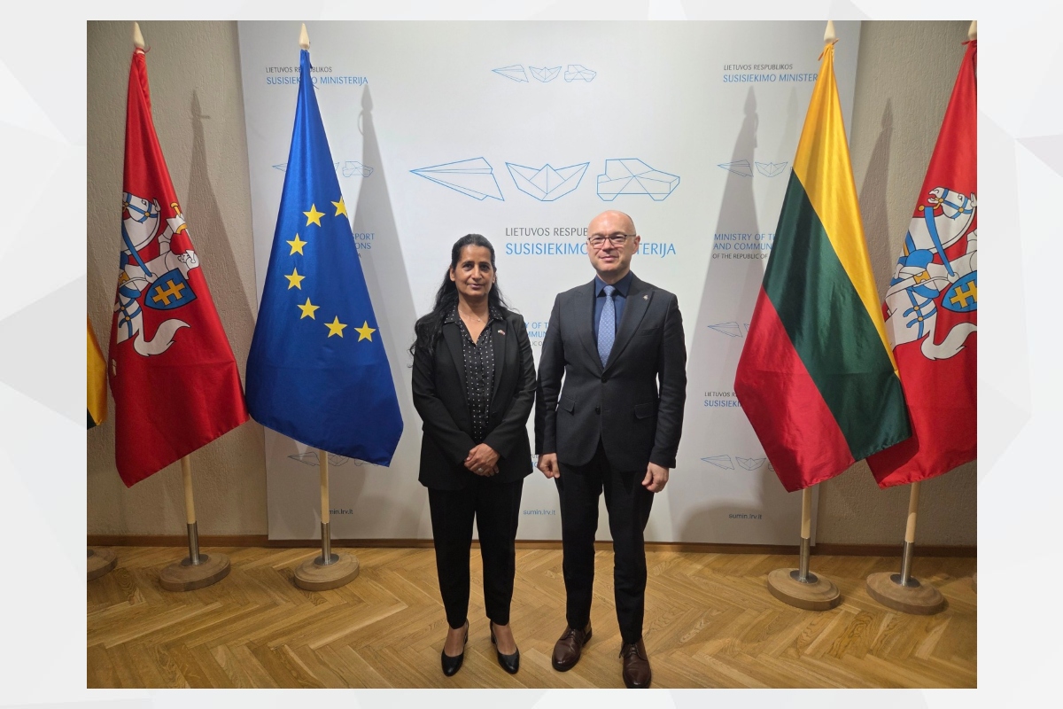 Her Excellency Noora Juma, Non-Resident Ambassador of the United Arab Emirates to Lithuania, met with His Excellency Eugenijus Sabutis. During the meeting, both sides discussed ways to enhance bilateral cooperation in transport and communications and exchanged views on future opportunities to support strategic partnership and strengthen collaboration in key priority sectors.