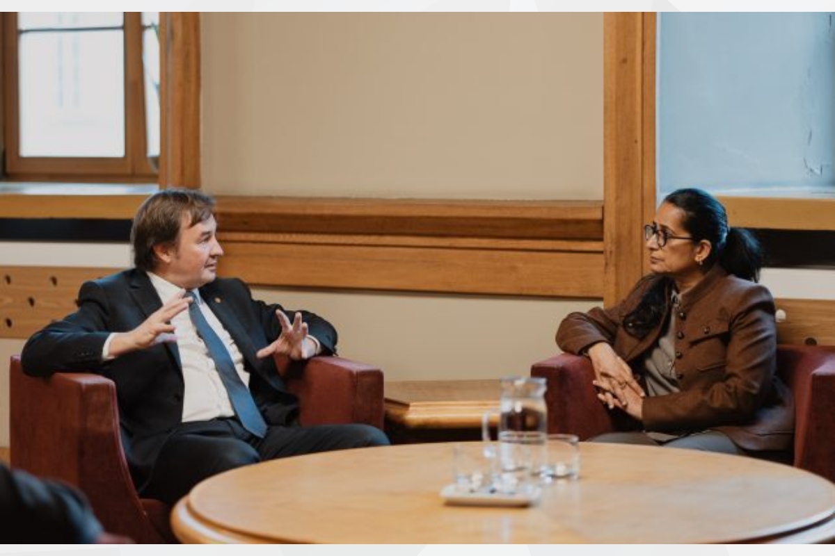 Her Excellency Noora Juma, Non-Resident Ambassador of the United Arab Emirates to Lithuania, visited Vilnius University, where she met with Professor Rimvydas Petrauskas.

