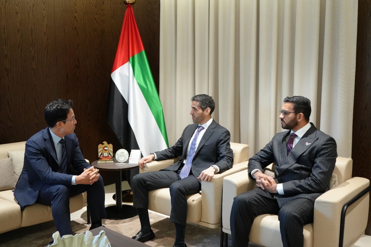 자말 압둘라 알 수웨이디 주한 UAE 대사는 서울 주한 UAE 대사관에서 안진문 에티하드항공 총괄책임자를 면담했습니다.

