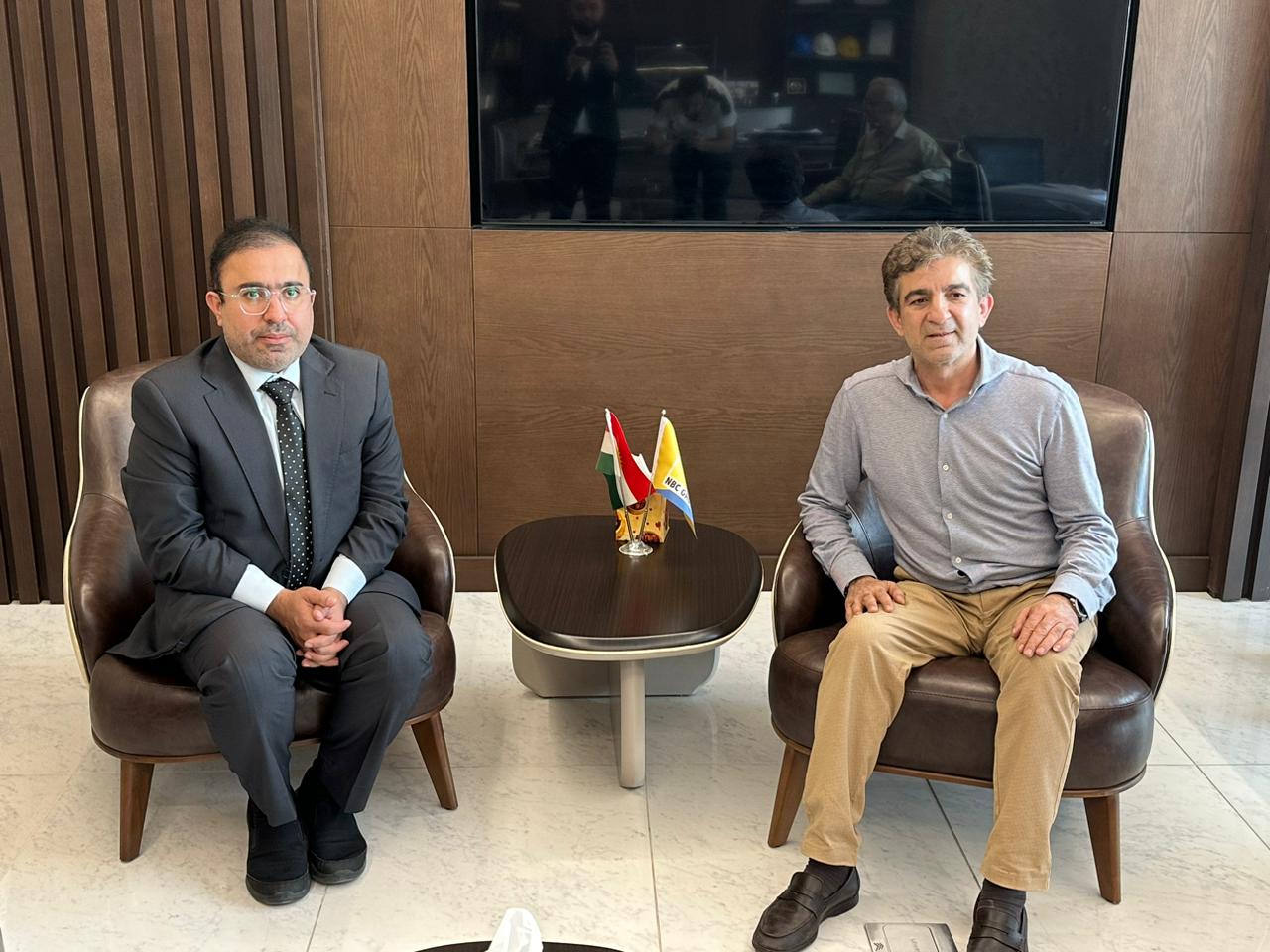 His Excellency Ahmed Al Dhaheri, Consul General of the UAE in the Kurdistan Region of Iraq, met with Mr. Ahmed Mazouri, Chairman of Nimrod Trade and Investment Group, and discussed with them prospects for cooperation in the investment sector with state companies.


