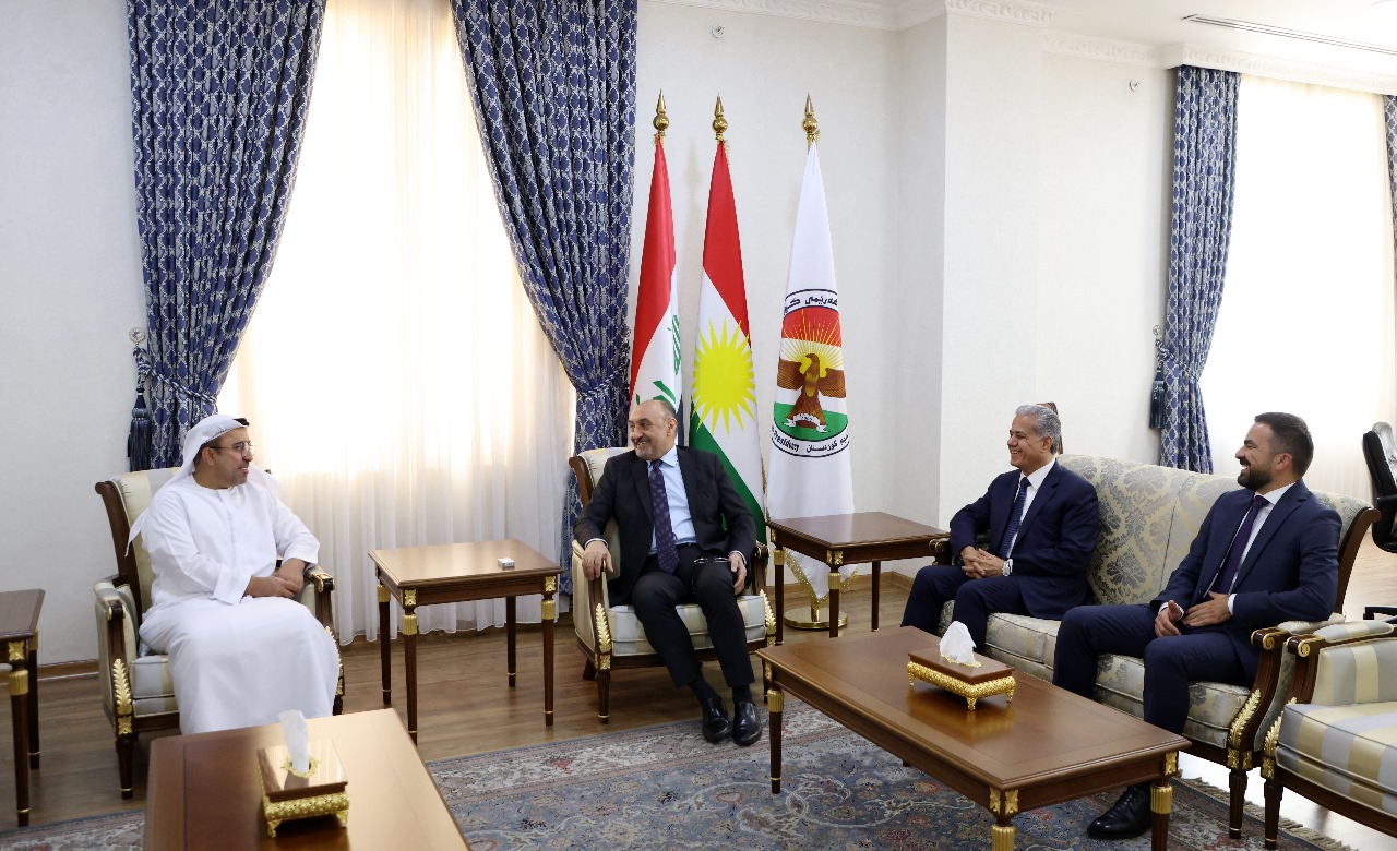His Excellency Ahmed Al Dhaheri, Consul General of the UAE, met with His Excellency Fawzi Hariri, Office of the Presidency of the Kurdistan Region, and His Excellency Falah Mustafa Bakr, Assistant to the President of the Region for Foreign Relations Affairs. During the meeting, bilateral relations and developments related to the situation in the region and Iraq, and the region’s position on them, were discussed. Aspects of the programs and projects presented and presented by the UAE in the Kurdistan Region were reviewed, within the framework of the sublime humanitarian message that the UAE is keen to direct by adopting standing by our brothers.
