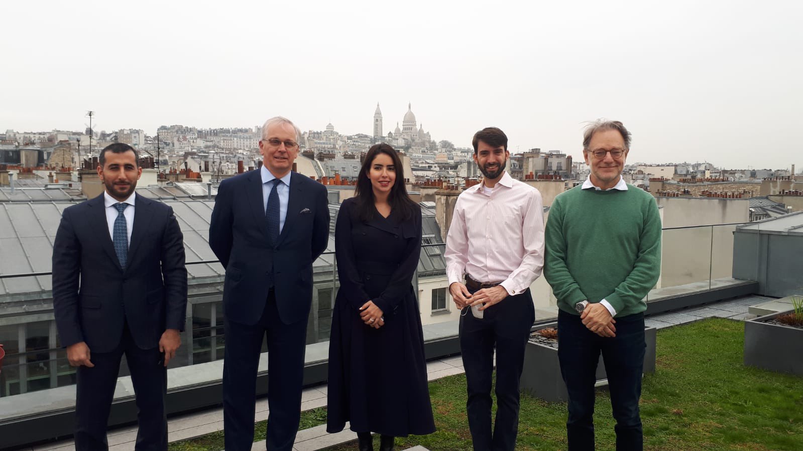 S.E Hend AlOtaiba a visité l'entreprise Deezer, entreprise pionnière dans la distribution numérique musicale. Nous avons évoqué avec son président Guillaume d’Hauteville les éventuels partenariats et développement aux EUA 