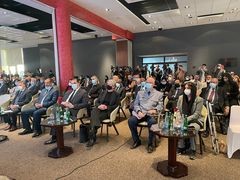 شاركت القائم بالأعمال بالإنابة موزة الحوسني في الندوة الافتتاحية للقافلة الوطنية 
