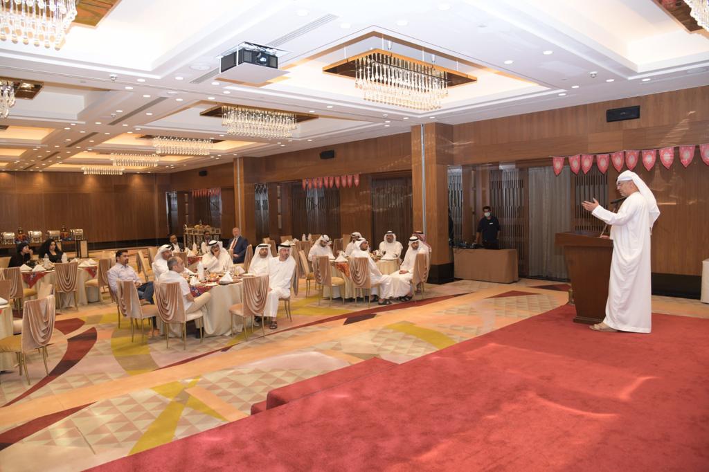اقامت سفارة دولة الامارات العربية المتحدة لدى دولة الكويت الشقيقة أمسية رمضانية (غبقة ) لممثلي الشركات الإماراتية في دولة الكويت الشقيقة ، حضر الأمسية سعادة الدكتور مطر حامد النيادي ، ويأتي إقامة هذه الأمسية في اطار حرص السفارة على تعزيز التواصل مع الشركات الإماراتية العاملة في الكويت