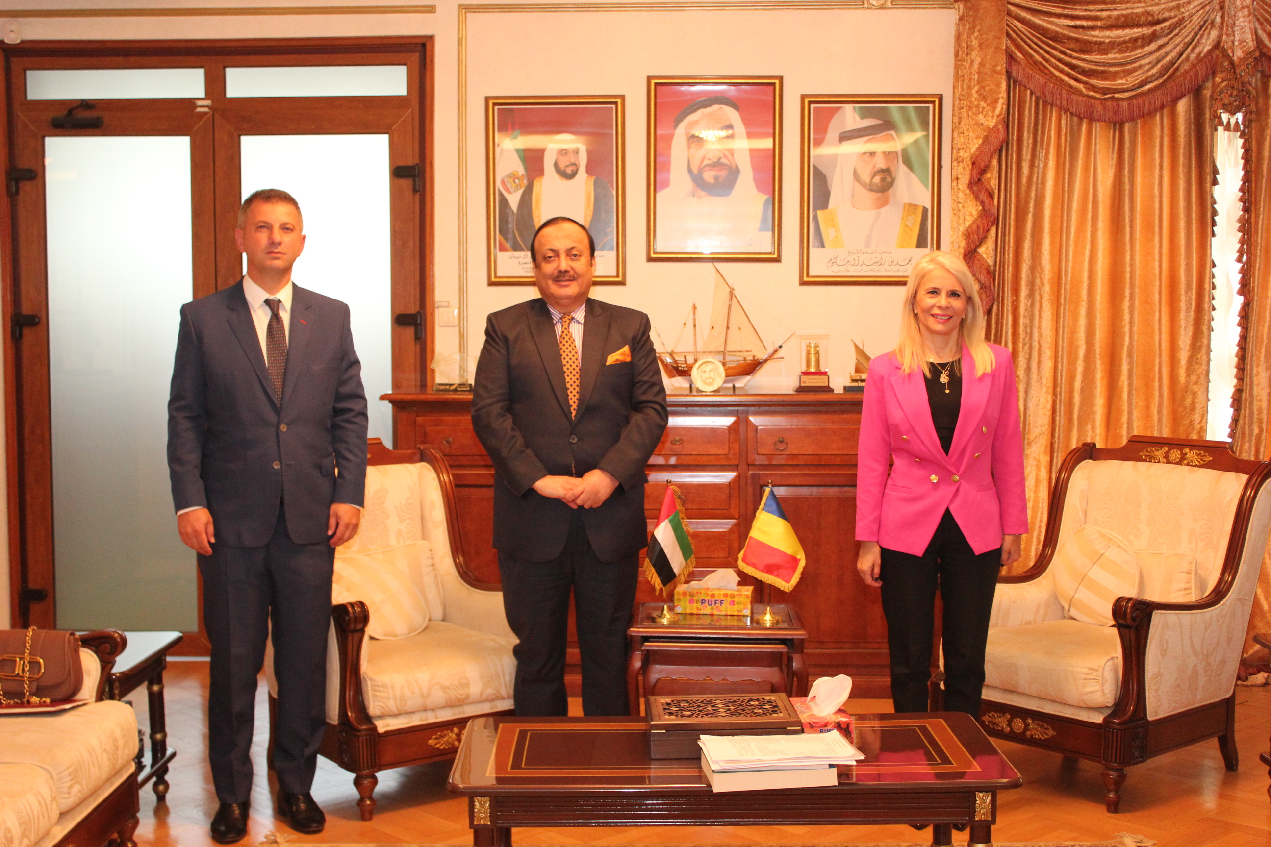 E.S. Dr. Ahmed Abdullah bin Saeed Al Matrooshi, ambasadorul Emiratelor Arabe Unite în România, a avut o întrevedere cu doamna Anca Ilie / prodecanul Academiei de Studii Economice din București și cu domnul Georgian Ghervasie