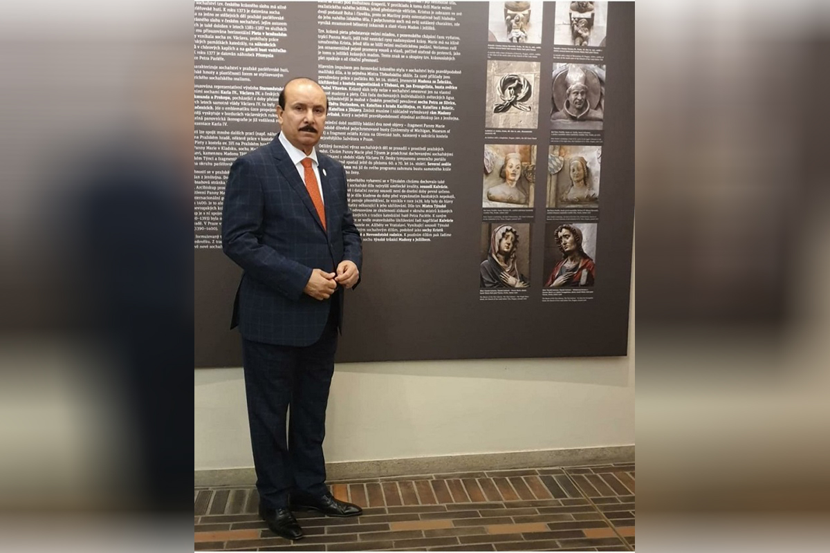 On November 11th 2019, Ambassador Abdulla Mohamed Almaainah visited an exhibition of historic pictures and art work at Charles University, the most important of which were the royal crowns. H.E. also attended the graduation ceremony of a group of students.  
