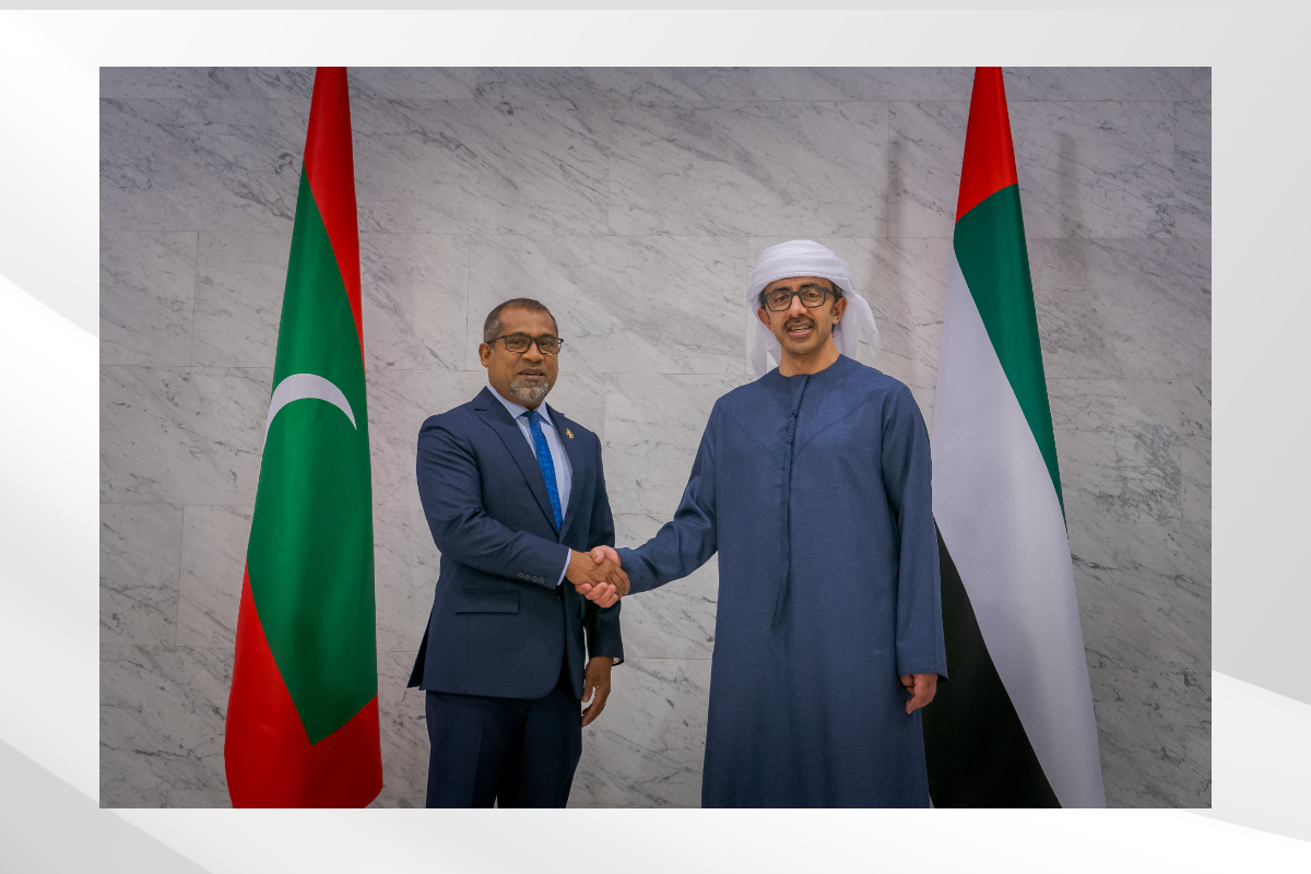 استقبل سمو الشيخ عبدالله بن زايد آل نهيان نائب رئيس مجلس الوزراء وزير الخارجية معالي الدكتور عبدالله خليل وزير الشؤون الخارجية في جمهورية المالديف.