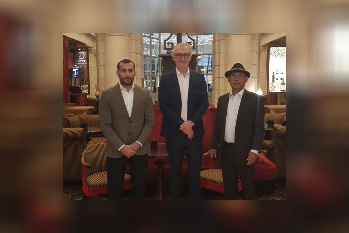 Le responsable du Dépt. économique de l’ambassade Des Emirats Arabes Unis M. Tareq ALSHEHHI s'est rendu Bordeaux où bon nombre de médecins émiriens sont formés et a rencontré les professeurs qui les encadrent. Enfin, il a rendu visite au Dr. Saud Taymoor récemment opéré..