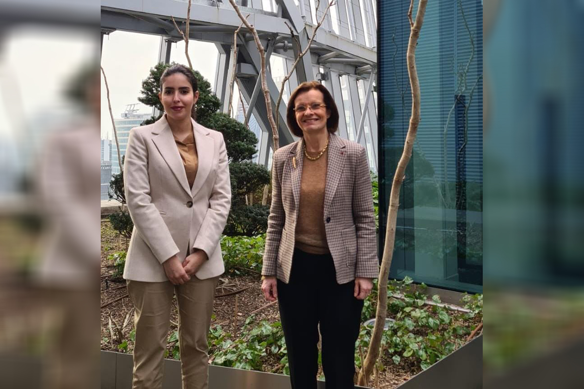 S.E. Hend AlOtaiba a rencontré Mme Pascale Sourisse, Présidente- directrice générale à Thales Group. Une rencontre qui vise à promouvoir la coopération militaire. L'attaché militaire des EAU à Paris Général Khaled Bahussein y a aussi pris part. 