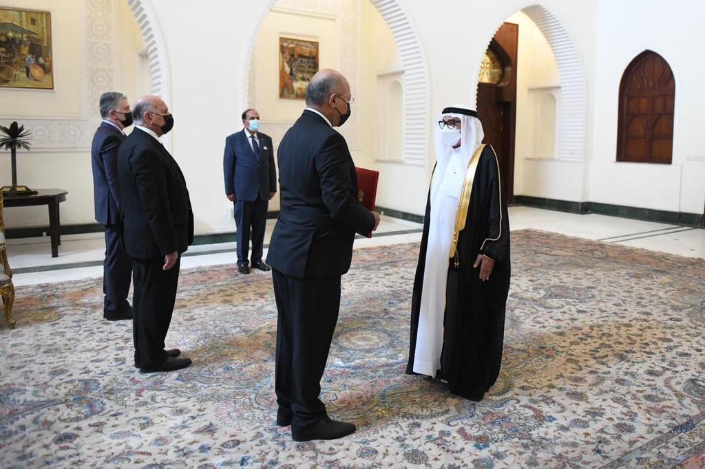 قدم سعادة سالم عيسى القطام الزعابي أوراق اعتماده سفيراً لدولة الإمارات العربية المتحدة لدى العراق إلى فخامة برهم صالح رئيس جمهورية العراق وذلك خلال لقاء شهده قصر السلام في العاصمة بغداد.