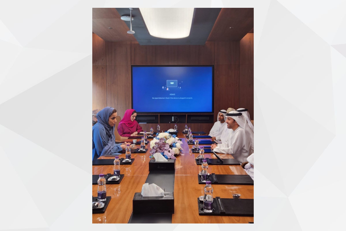 بهدف بحث فرص زيادة الاستثمار المباشر بين البلدين، نظمت سفارة دولة الإمارات لدى مسقط ورشة عمل بين وفد اقتصادي إماراتي ومبادرة 
