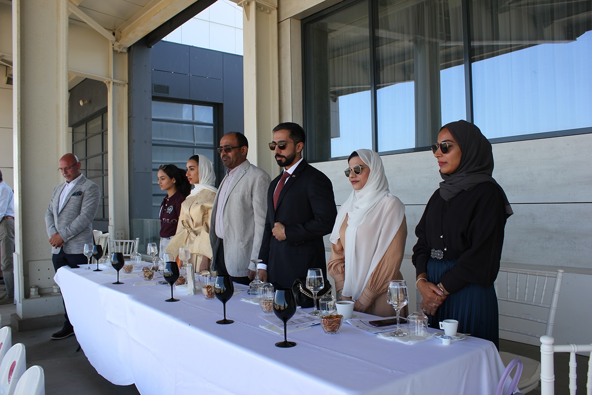 sub patronajul Festivalului de curse ,,Alteța Sa Sheikh Mansour bin Zayed Al Nahyan” și al Ambasadei Emiratelor Arabe Unite în România, ingr. Mahrah Ali Al-Shaya / Chargé d'Affaires a.i. în cadrul Ambasadei, a participat la cursele de cai care s-au desfășurat la hipodromul din orașul Ploiești.