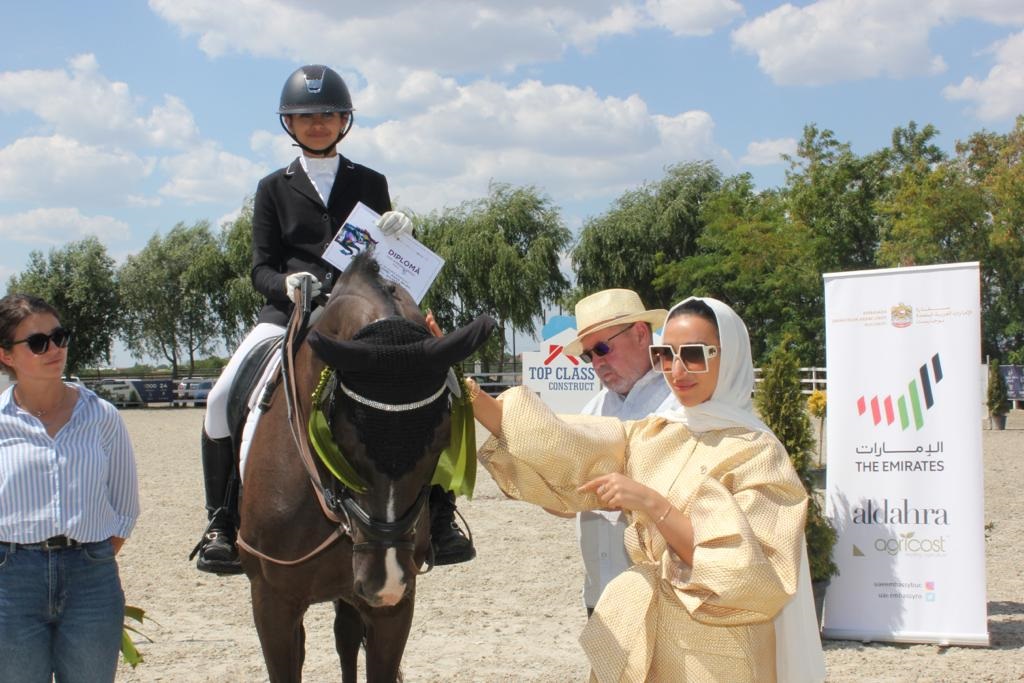 ingr. Mahrah Ali Al-Shaya / Chargé d'Affaires la Ambasada Emiratelor Arabe Unite în România, a participat la Cupa României pentru dresajul cailor, care a fost organizată sub patronajul Ambasadei Emiratelor Arabe Unite în România