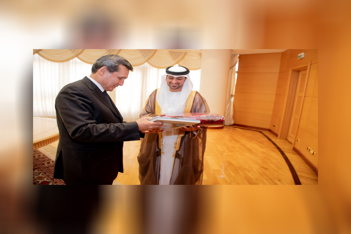 التقى وزير خارجية تركمانستان رشيد ميريدوف في 10 أغسطس 2021 بالسفير فوق العادة والمفوض لدولة الإمارات العربية المتحدة أحمد الحاي الهاملي.