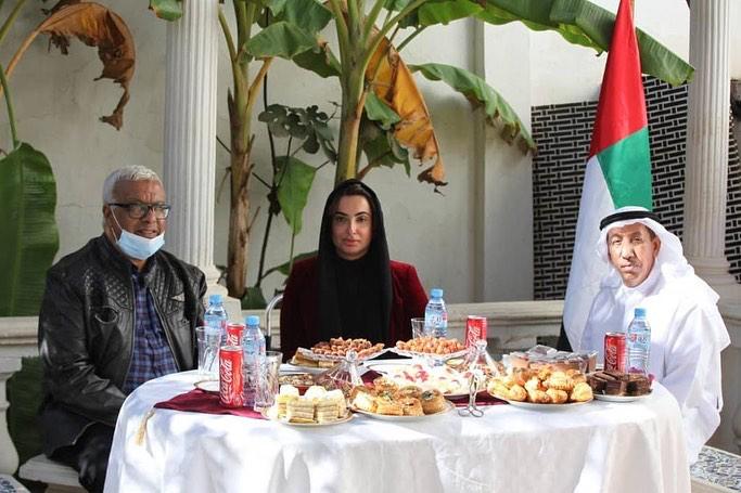 في إطار تعزيز التعاون الثقافي بين دولة الامارات والجمهورية الجزائرية، استقبل سعادة السفير يوسف آل علي بحضور الآنسة موزة الحوسني ادارة وطلاب متوسطة عبد الحميد قربوعة من ولاية قسنطينة الفائزة كأفضل مؤسسة تعليمية في تحدي القراءة العربي بمقر البعثة حيث تم استعراض نموذج التعليم في كلا البلدين.