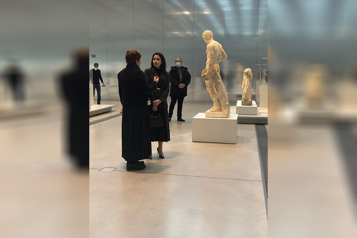 Lors de sa mission professionnelle à la ville de Lille S.E. Hend AlOtaiba a visité le Musée Louvre Lens