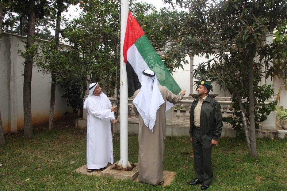سعادة السفير يوسف سباع آل علي، يرفع علم دولة الإمارات بمقر البعثة بالجزائر