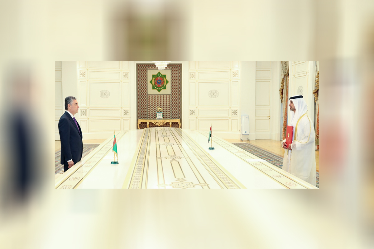 قدم سعادة السفيرأحمد الحاي الهاملي يوم الأربعاء الموافق 28/07/2021 أوراق اعتماده سفيراً ومفوضاً فوق العادة لدولة الإمارات لدى تركمانستان إلى فخامة قربان قولي بردي محمدوف رئيس تركمانستان، وذلك خلال اللقاء الذي عقد في قصر الرئاسة.