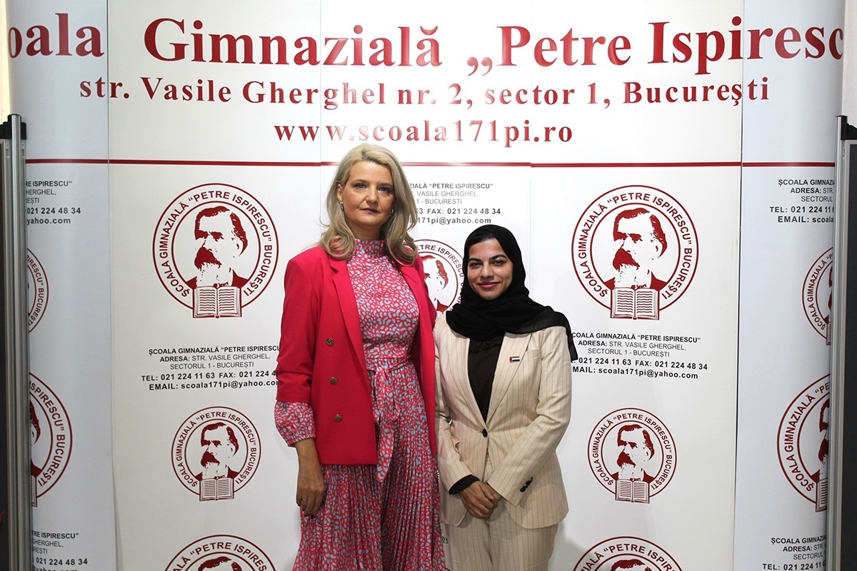 Cu ocazia Zilei Internaționale a Toleranței, doamna Laila Mohamed Alhosani - Diplomat în cadrul Ambasadei Emiratelor Arabe Unite în România, a efectuat o vizită la mai multe școli gimnaziale din București