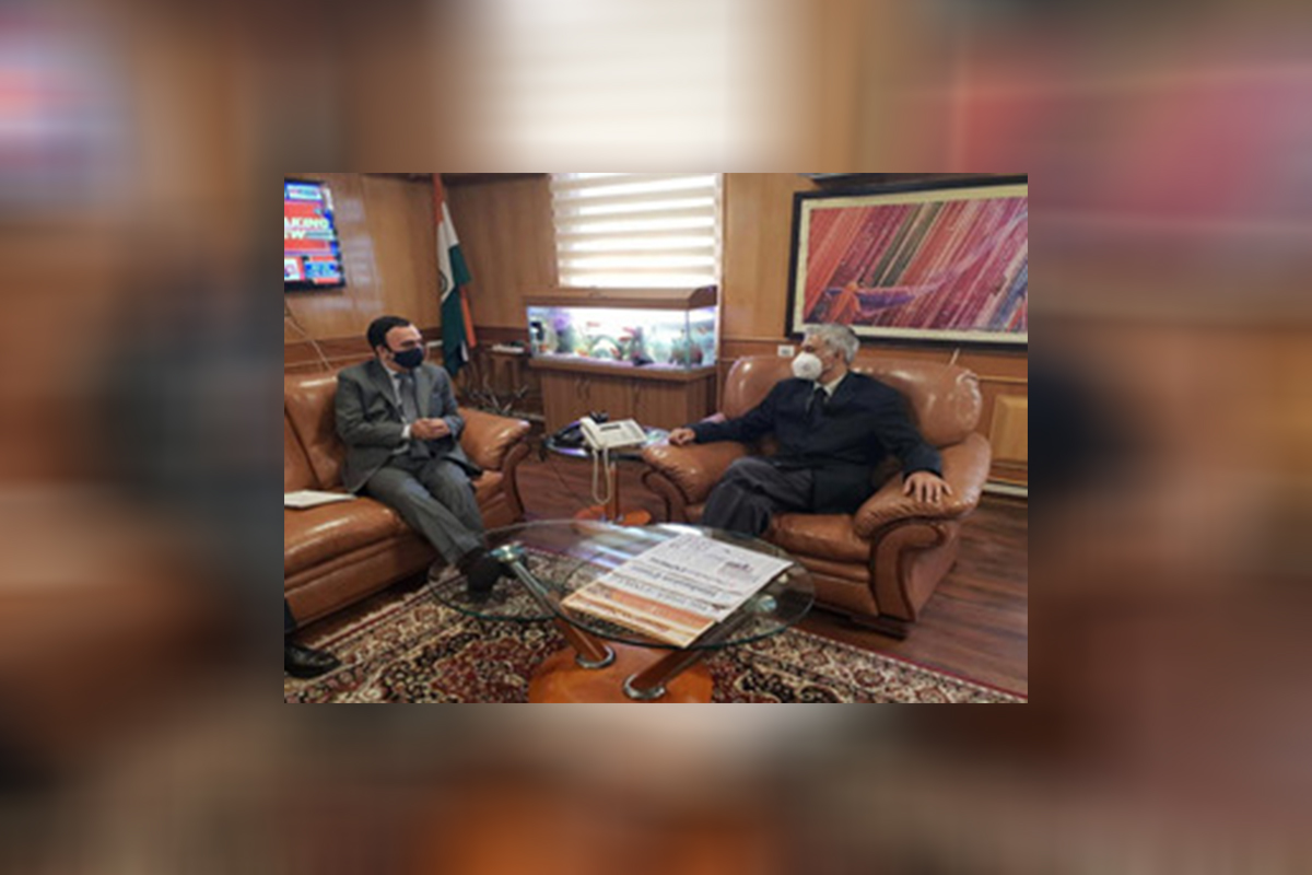 عقد سعادة الدكتور أحمد البنا سفير الدولة لدى الهند اجتماعًا مثمرًا مع انوراغ جاين وكيل دائرة الترويج للصناعة والتجارة الداخلية في وزارة التجارة والصناعة الهندية